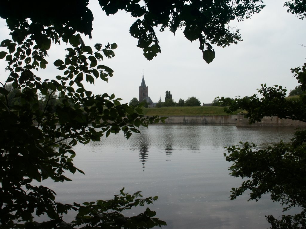 Doorkijk op de St Vitus of Grote Kerk van Naarden by ABKro