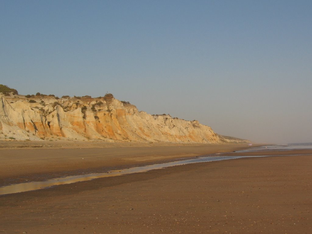 Playa de Castilla by Naama Rodríguez