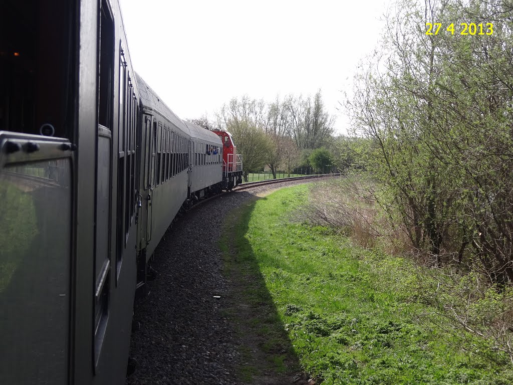 2655 27-04-13 NVBS Koninginnerit Dordt-Maasvlakte 10 Onderweg naar station Dordrecht (2) by paklos