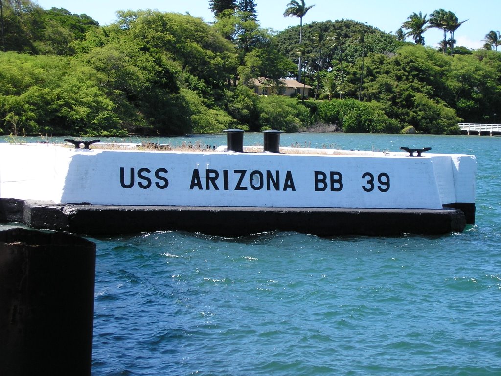 Pearl Harbour, USS Arizona Memorial by Mikey