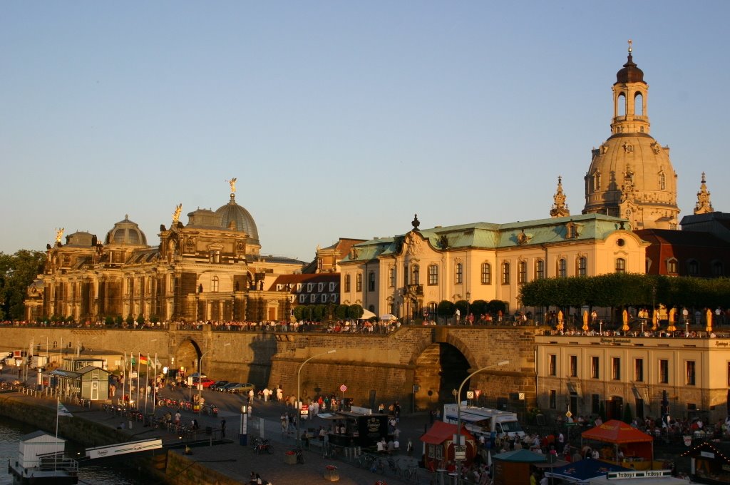 Blick zur Frauenkirche by Mirko Knauth