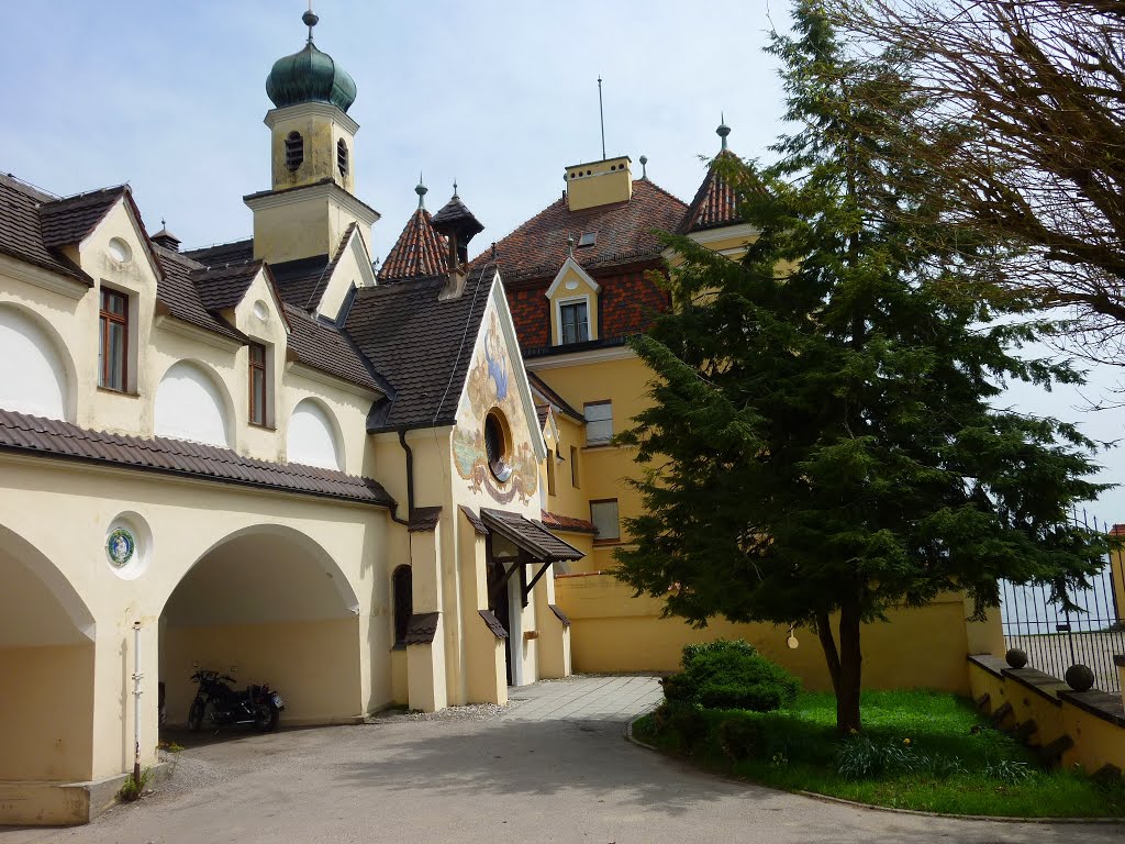 Starnberger-See Schloss in Garatshausen 01.05.2013 by Manfred Nowag