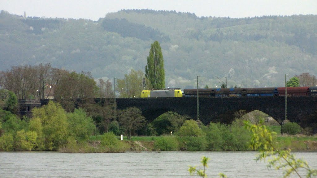 Urmitzer Eisenbahnbrücke by Iris & Harry