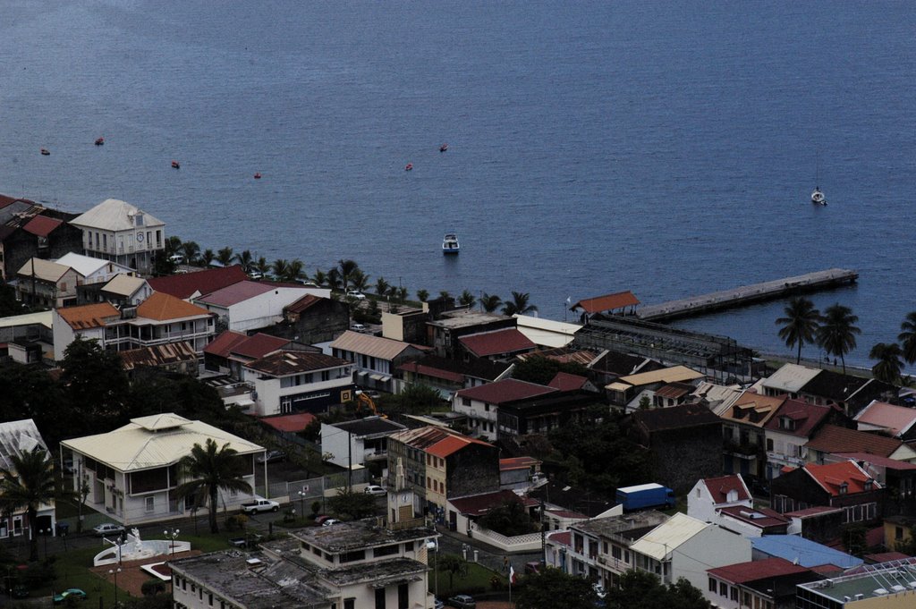 Vue sur Saint Pierre by gabolde