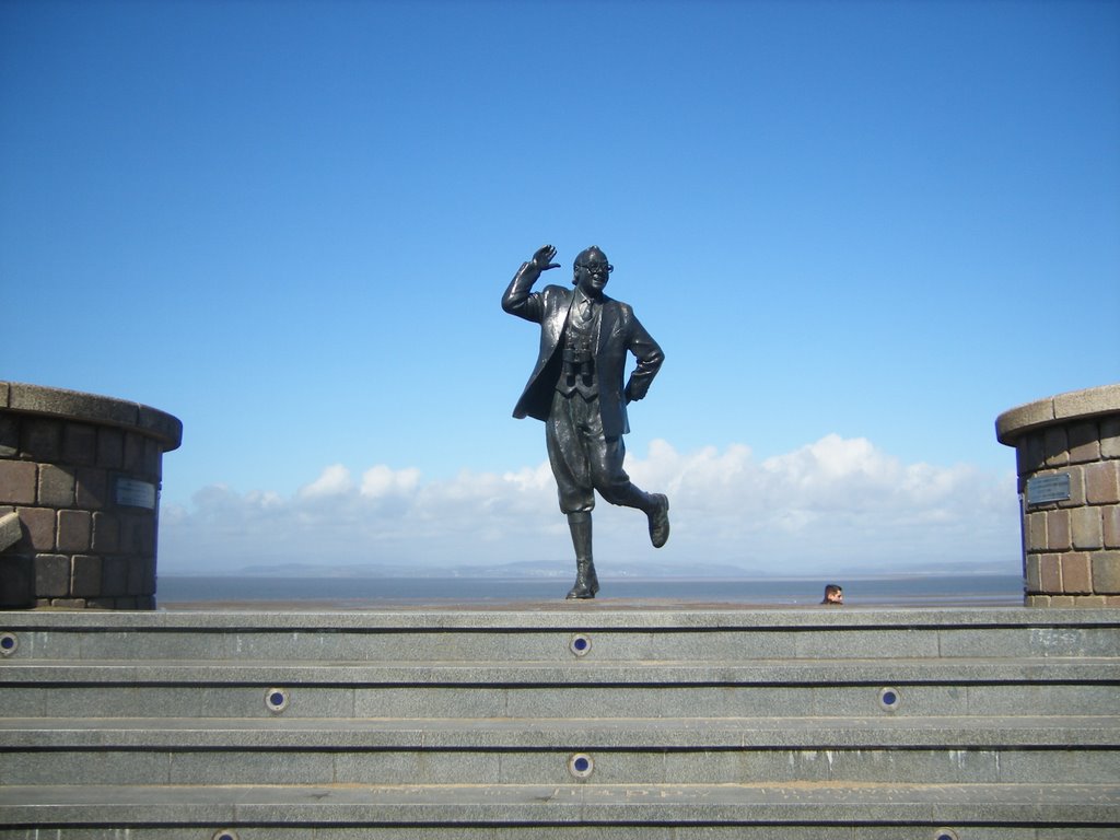 Eric Morecambe statue by russbomb