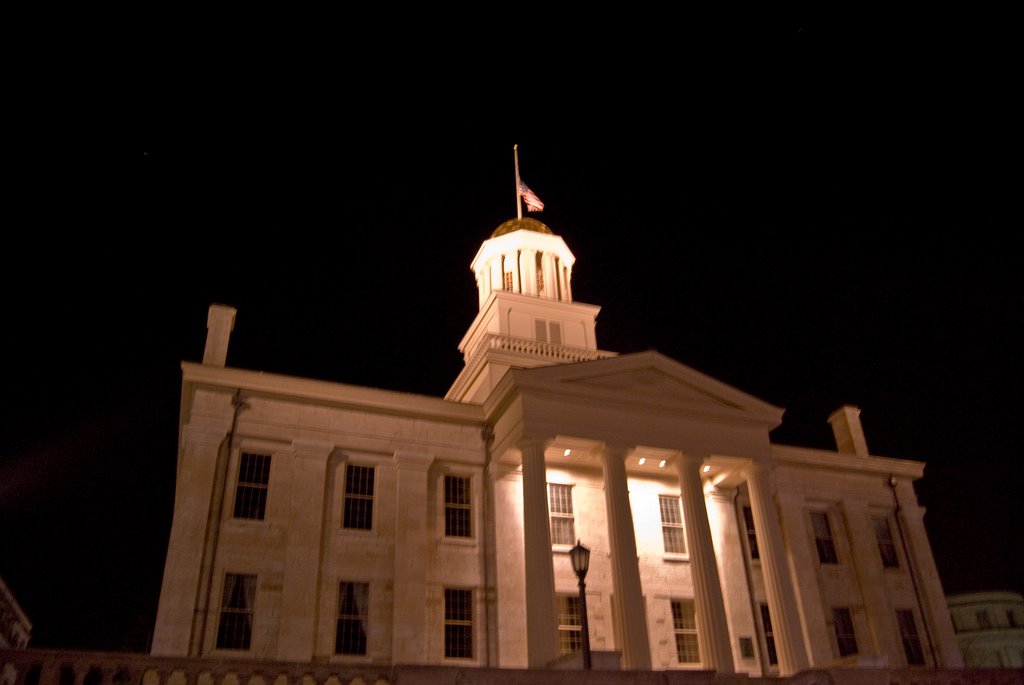 Iowa Old Capitol at Night by taajikhan