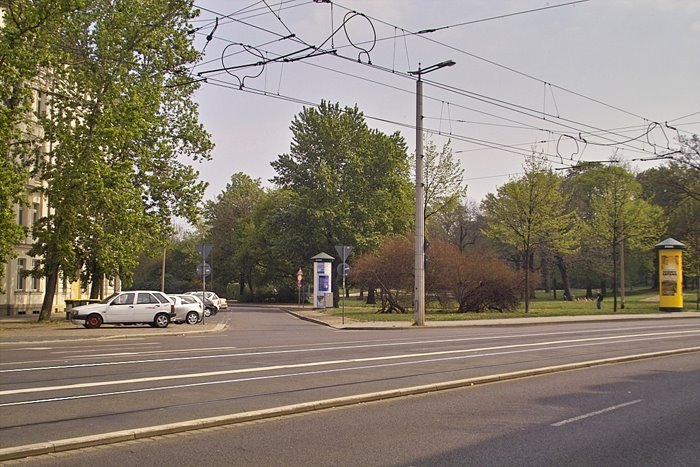 Breite Strasse und Ramdohrscher Park in Leipzig Anger-Crottendorf by Frank Zoller