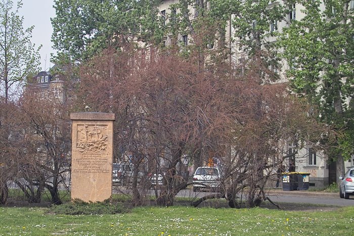 Karl Rudolf Bromme Denkmal in Leipzig Anger-Crottendorf by Frank Zoller