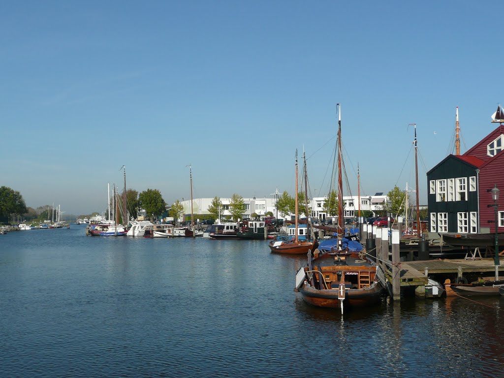 Harbor Elburg by Journey2Holland