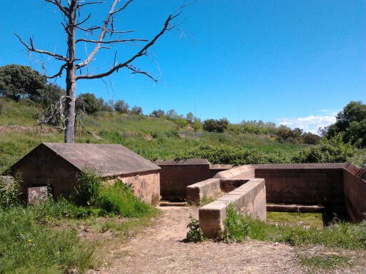 Fuente El Hinche y lavaderos. by CarlosDelSolMesa