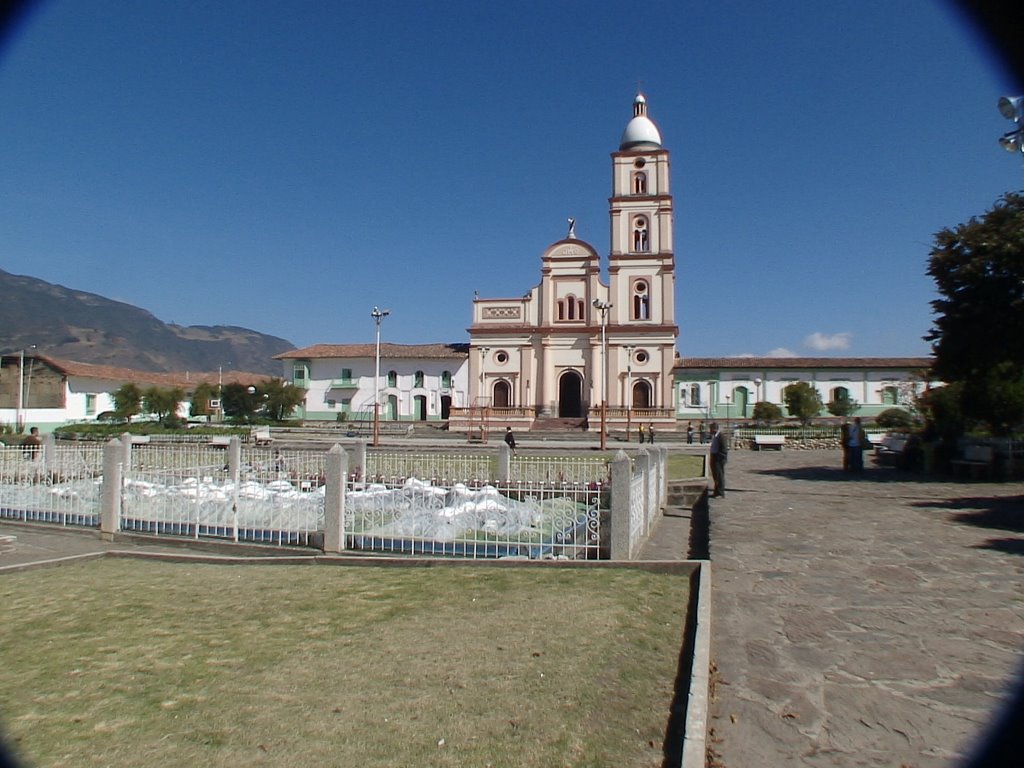 Iglesia del Municipio del Cocuy-Boyacá by Carlos Eduardo Rivera Rodríguez