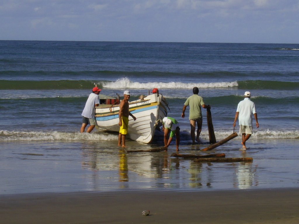 Baleira, saída para pesca. by Renato Perito