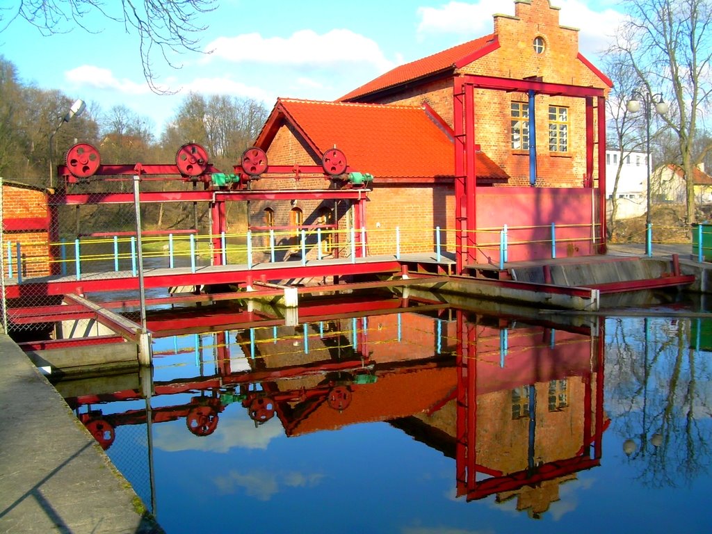 Water power station / elektrownia wodna (Lidzbark Warmiński, Poland, III 2008) by Przemek Moroz