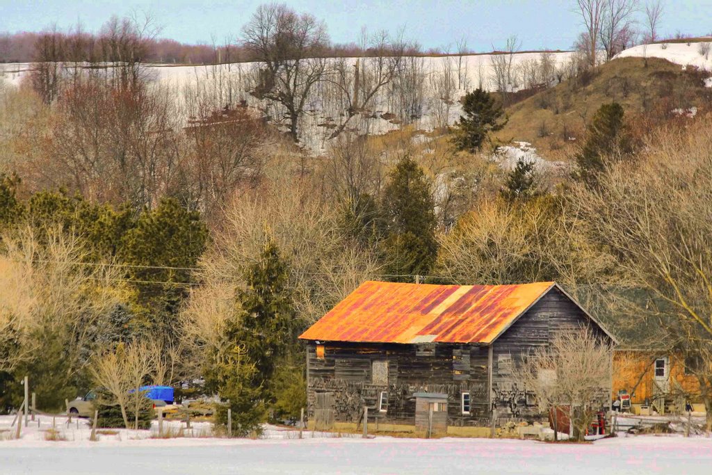 Barn in the Hockley Valley by George Sled