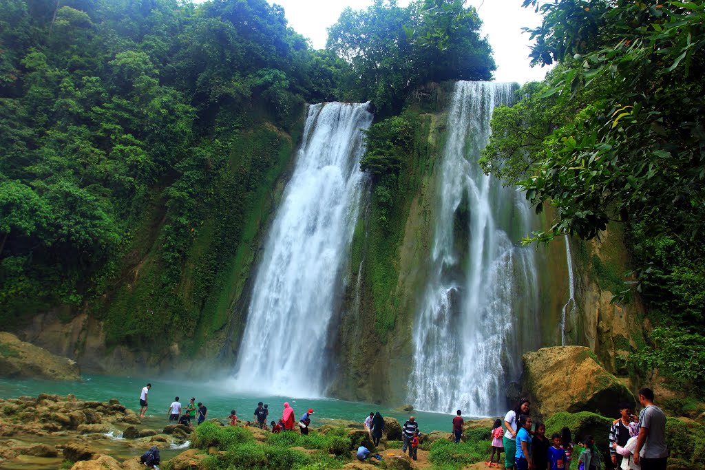 Cikaso Waterfall by Cahyo W