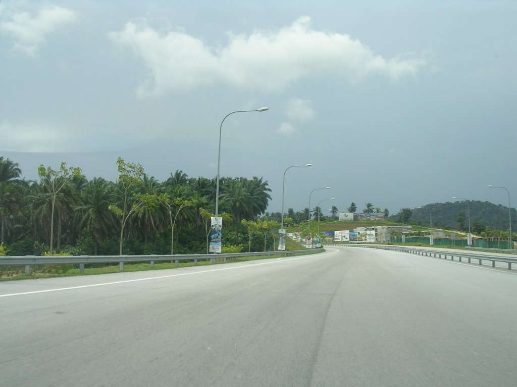 Persiaran Setia Alam by mohd salim yunus