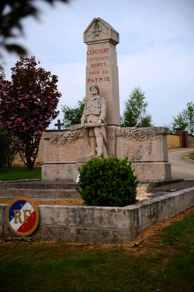 Monument aux morts de Gercourt-et-Drillancourt by Dominique Salé