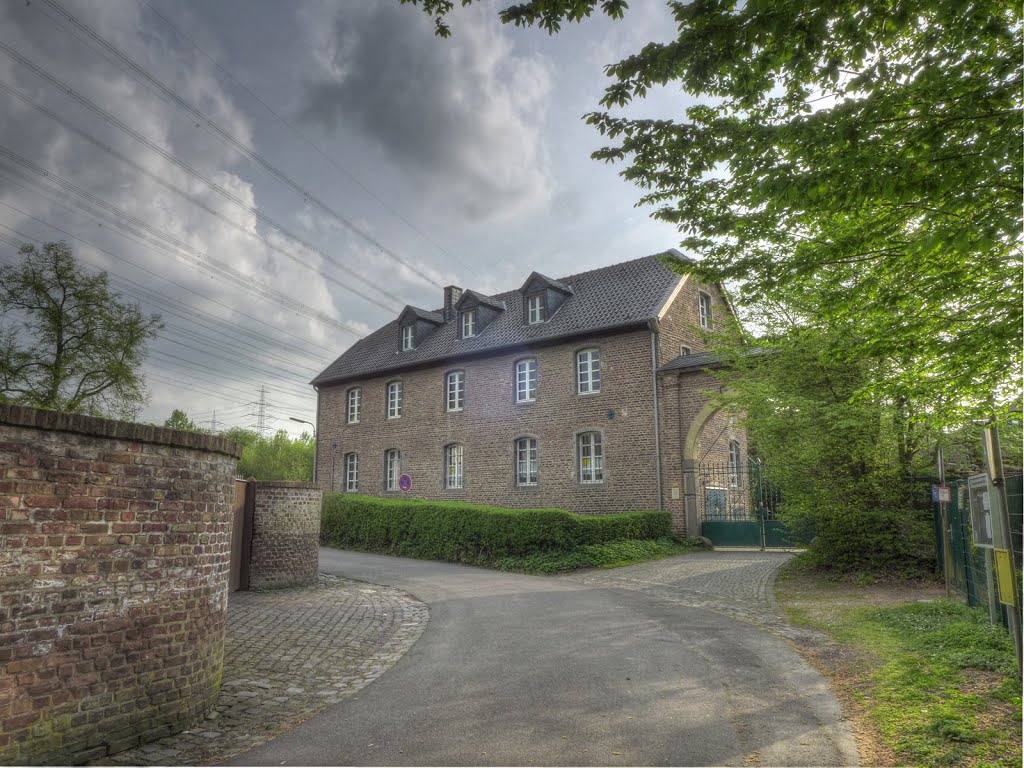 Försterhaus Kloster Marienbrunn by U.Walli