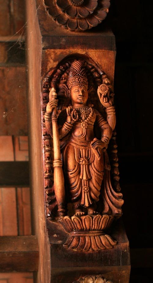 Wooden Statue, Kerala by mohandast