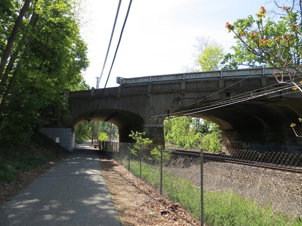 Normandy Pkwy Overpass by Adam Elmquist