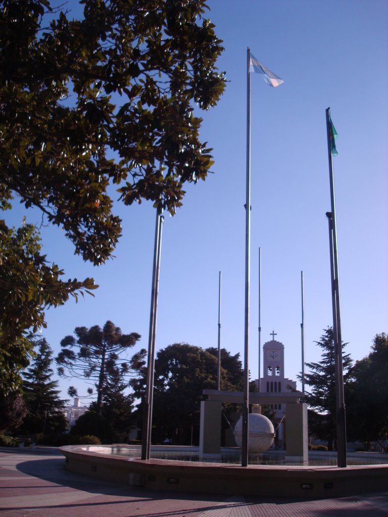 La fuente de la PLaza by Octavio Cordero