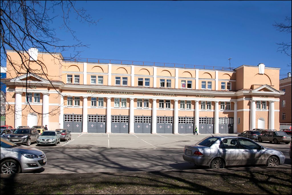 Fire station of EMERCOM of Russia by Andrey Bogdanov