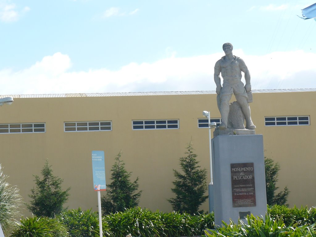 Monumento al Pescador,Puerto de Mar del Plata by Sandymar