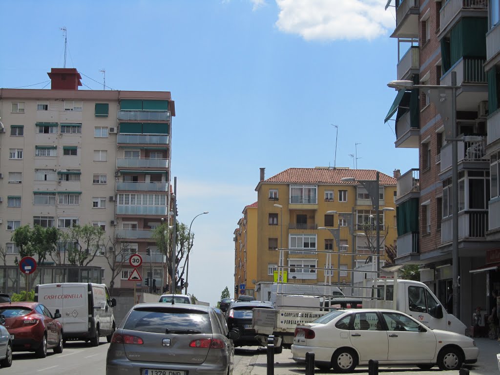 Gavarra-Lindavista , Cornellà de Llobregat. by isg1