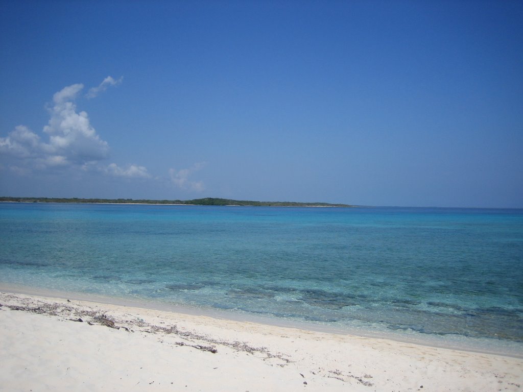 Coco Beach, Cuba by Matteo Catteruccia