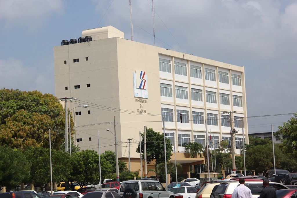 Ministerio de Trabajo de la República Dominicana by Oscar Mendoza Camino