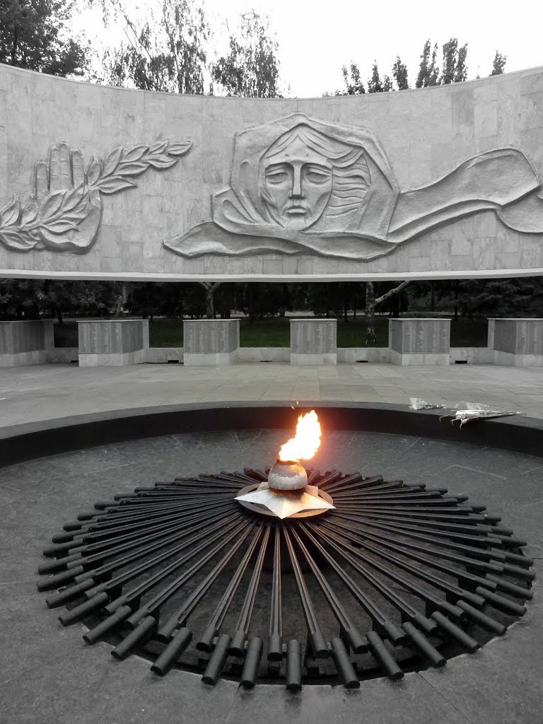 The Eternal Flame in Rostov-on-Don / Вечный огонь by Sergey Kreps