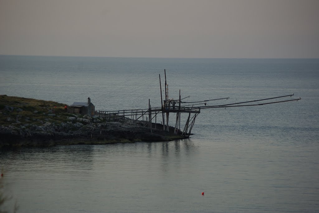 Trabucco vicino Vieste by Riccardo Mazzei