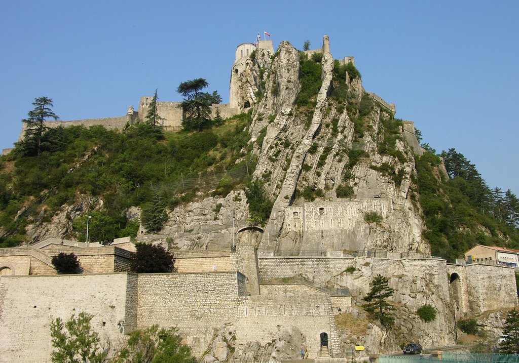 La citadelle de Sisteron by f.  madic