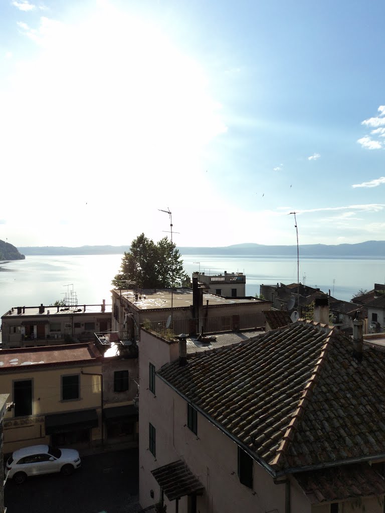 Lago di Bracciano visto da Anguillara Sabazia by Geo S