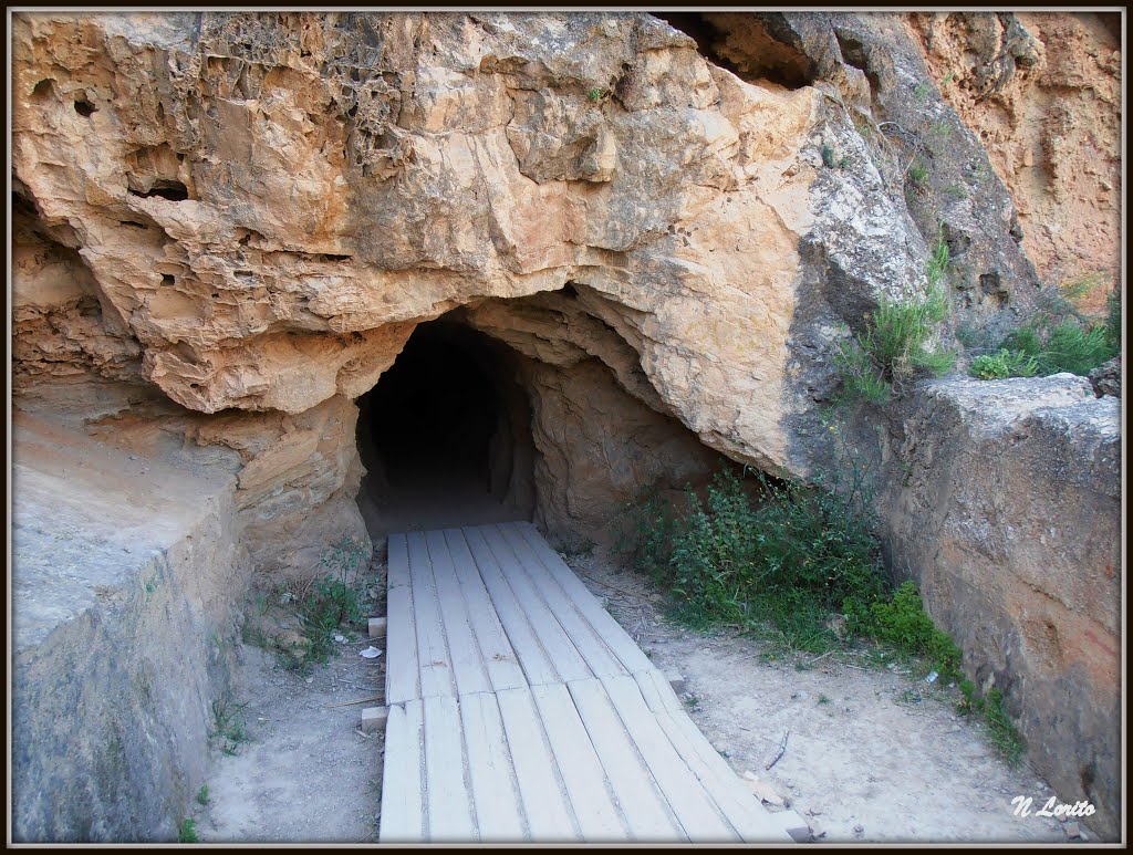 [ n_lorito ] Ruta del agua. Tunel del acueducto que alimetaba la fabrica de la Luz. by Hilario Rodríguez Ga…