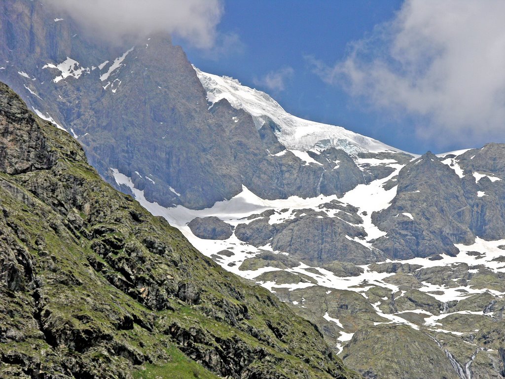 Les Rouies, vu du chalet du Gioberney by f.  madic