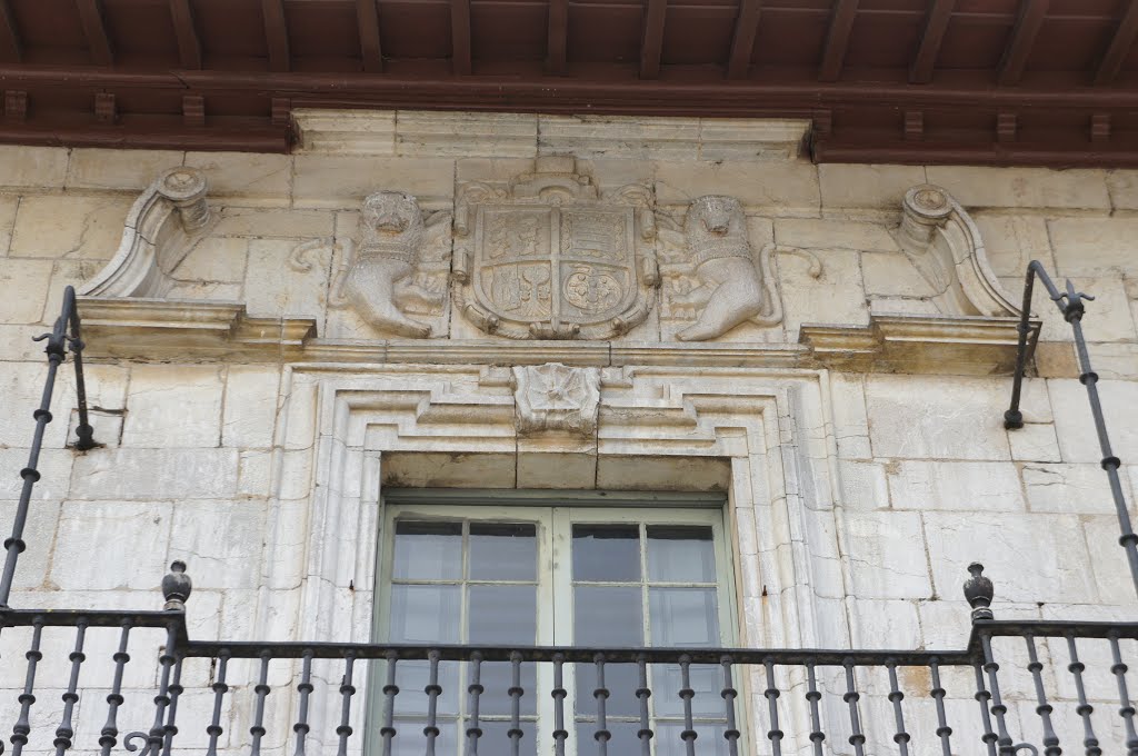 Blasón en Palacio de Moutas. by La Casa del Chiflón (Bulnes)