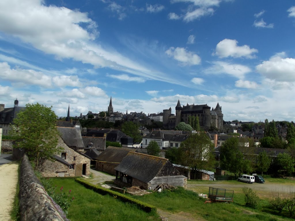 35500 Vitré, France by Hassène ALAYA