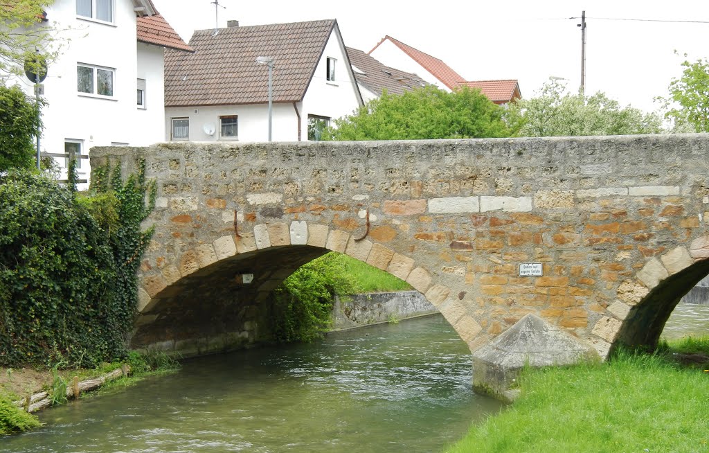 Steinbrücke über die Lauter in Dettingen by Qwesy