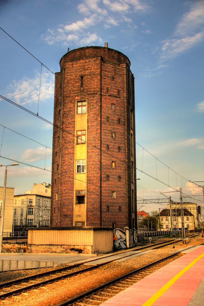 Katowice, dworzec PKP, wieża ciśnień by vtgbart