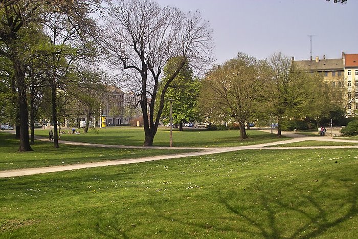 Ramdohrscher Park in Leipzig Anger-Crottendorf by Frank Zoller