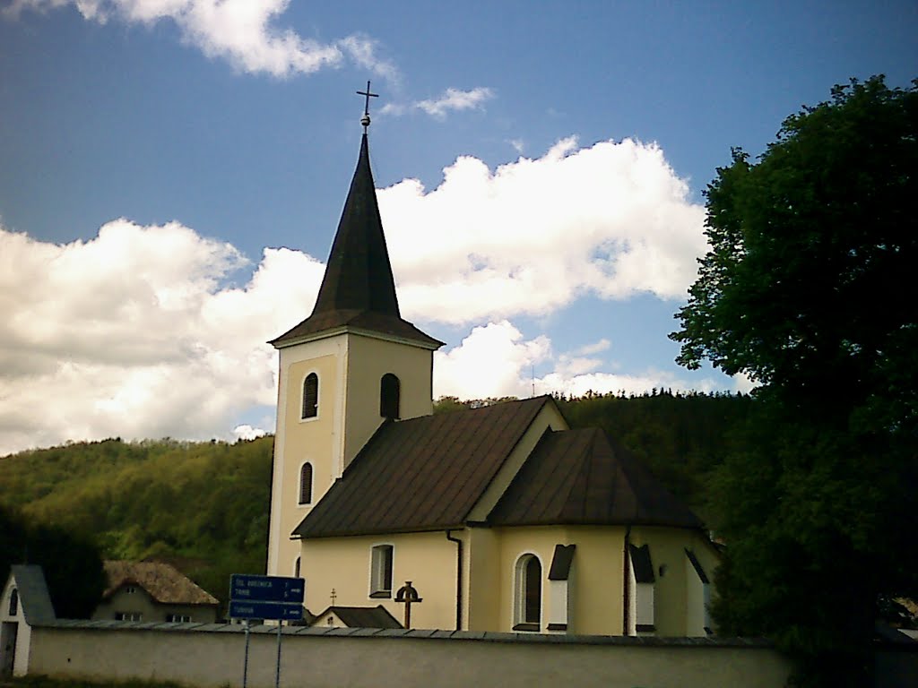 Kostol v Budči / Church Budča by Denis Ondriškovič