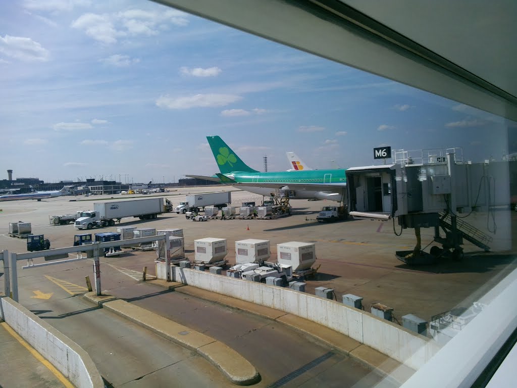 O'Hare, Chicago, IL, USA by robryant