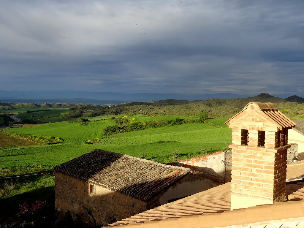 Vue de l'albergue de Villamayor de Monjardín (Navarra) by David Peloquin