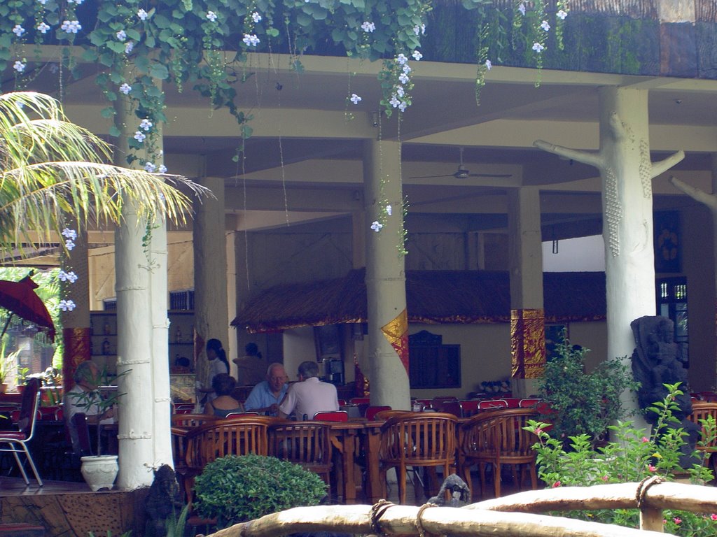 Restaurant Panorama Ubud. by benvanloozenoord