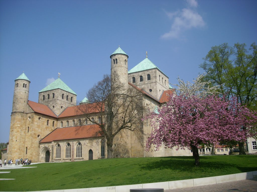 St. Michaeliskirche by pheplin