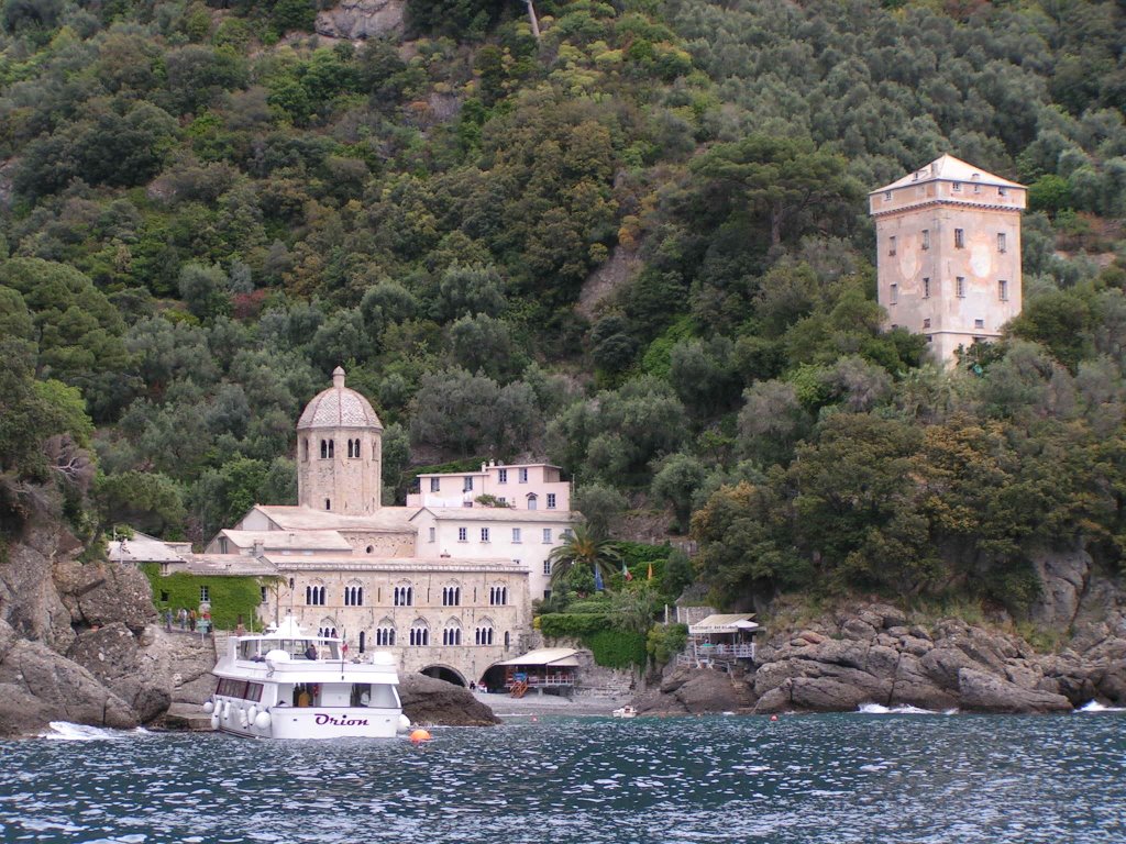 San Fruttuoso (dal mare) by carlo caputo