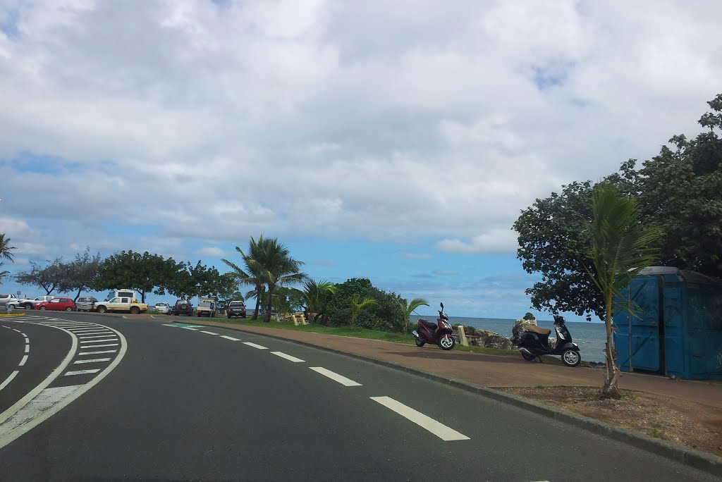 Dans les rues de Nouméa by Marcel-Luc CLAUDE