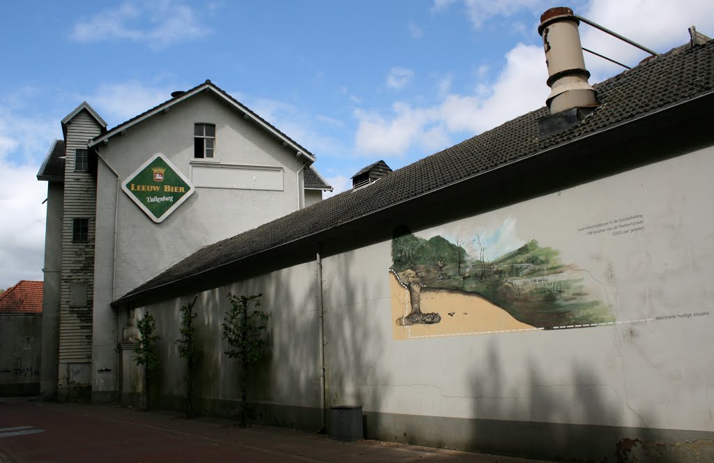 Gebouw van bierbrouwerij de leeuw te Valkenburg ( 2013 ) by HvdVegt