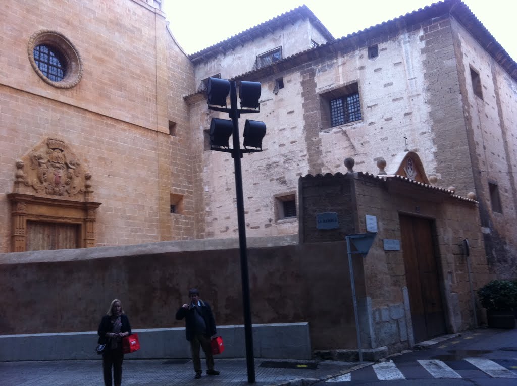 Sur la Rambla de Palma by Emmanuel Gabolde